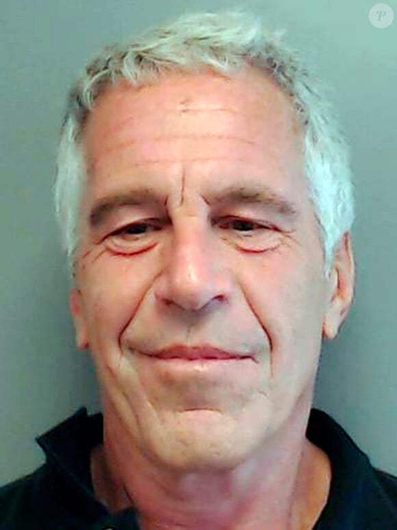 Jeffrey Epstein (mugshot non daté fourni par le département de la justice de l'Etat de Floride) s'est suicidé dans en prison à New York le 10 août 2019 à 66 ans. Il était accusé de trafic sexuel, un scandale dans lequel de hautes personnalités pourraient être impliquées.