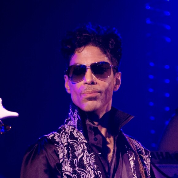 Archives - Le chanteur Prince en concert au Palais Club à Cannes. Le 26 juillet 2010