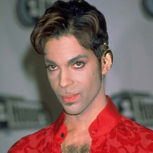 Prince aux VH1 Honor Awards en 1997 à Los Angeles. Le kid de Minneapolis est mort à 57 ans le 21 avril 2016.