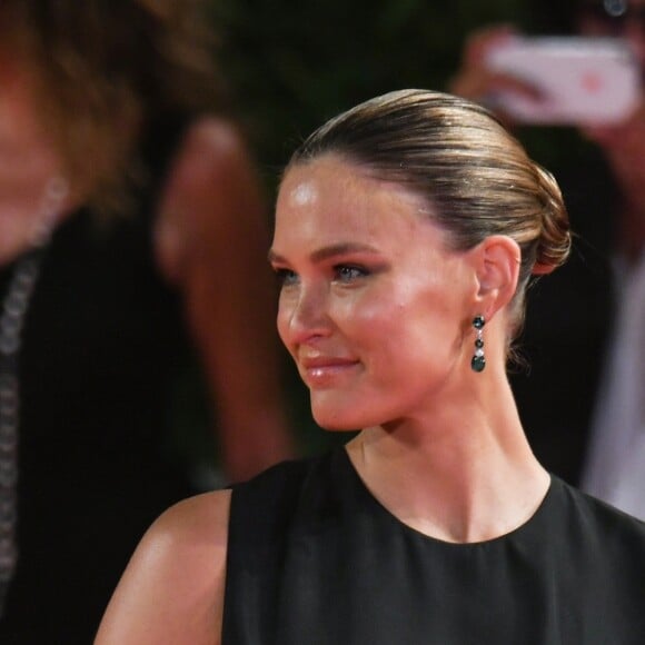 Bar Refaeli, enceinte, assiste à la projection du film "Ad Astra" lors 76e festival du film de Venise, la Mostra, au Palais du cinéma de Venise. Le 29 août 2019.