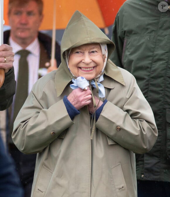 La reine Elizabeth II lors des courses au Royal Windsor Horse Show le 8 mai 2019.