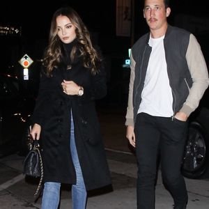 Miles Teller et sa fiancée Keleigh Sperry arrivent au restaurant Craig à West Hollywood le 18 janvier 2019.