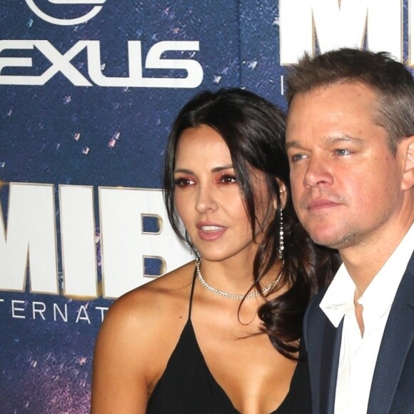 Matt Damon et sa femme Luciana Barroso à la première mondiale du film "Men In Black International" au cinéma AMC Loews Lincoln Square 13 à New York City, New York, Etats-Unis, le 11 juin 2019.