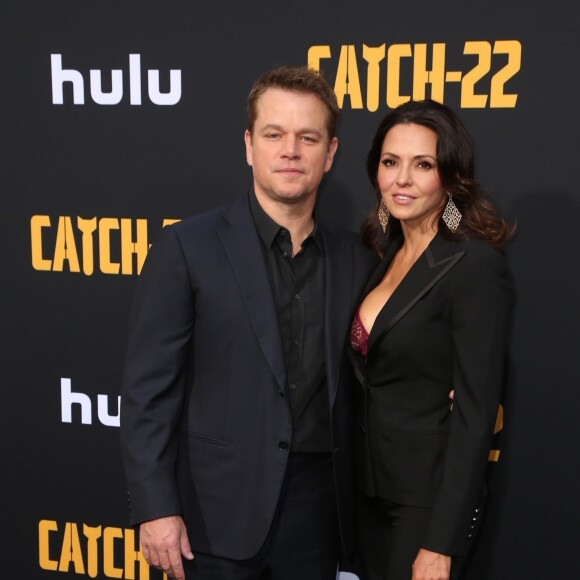 Matt Damon et sa femme Luciana Barroso - Avant-première et soirée de présentation de la nouvelle série Hulu "Catch-22" à Hollywood, Los Angeles, le 7 mai 2019.