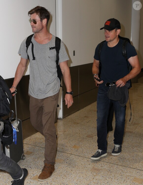 Exclusif - Chris Hemsworth et Matt Damon arrivent à l'aéroport de Sydney, le 28 avril 2018.