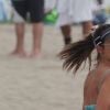 Alessandra Ambrosio, journée à la plage entre amis! La mannequin brésilienne et son compagnon jouent au volleyball avec leurs amis, et batifolent dans le sable avant de rentrer à vélo. Santa Monica le 2 septembre 2019.02/09/2019 - Santa Monica