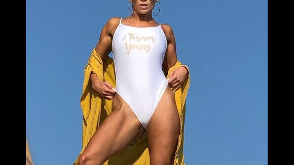 Jennifer Lopez : Avec son nouveau maillot, elle éblouit Saint-Tropez