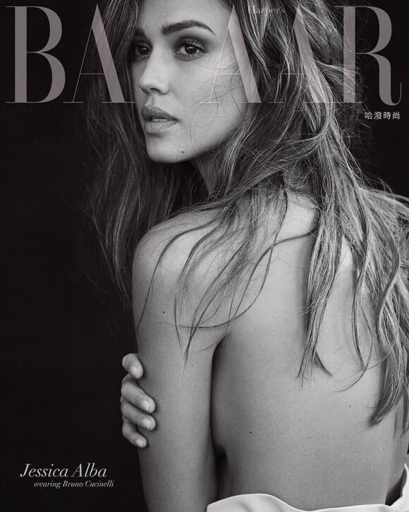 Jessica Alba topless pour le "Harper's Bazaar" sur Instagram- 5 septembre 2019.