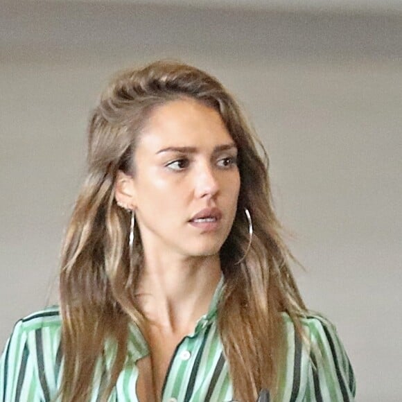 Exclusif - Jessica Alba est allée faire du shopping avec ses enfants au centre commercial Westfield Century City à Los Angeles, le 13 août 2019.