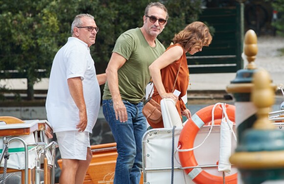 Jean Dujardin et sa femme Nathalie Péchalat - Arrivée des célébrités au Lido lors du 76e Festival du Film de Venise à Venise en Italie, le 31 août 2019.