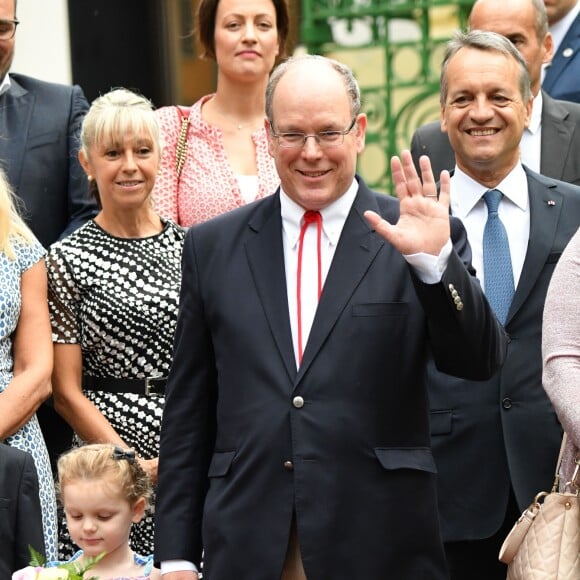 La princesse Gabriella et le prince Albert II de Monaco durant le traditionnel Pique-nique des monégasques au parc princesse Antoinette à Monaco le 6 septembre 2019. Cette année, l'événement a du être légérement raccourci à cause de la pluie, la famille princière était entourée par Monseigneur Barsi, le maire de Monaco M. Georges Marsan, par leurs cousins Jean-Léonard de Massy, son fils Melchior et Mélanie De Massy. © Bruno Bebert / PRM / Bestimage