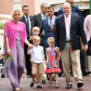 La Princesse Charlene de Monaco, le prince héréditaire Jacques, la princesse Gabriella et le prince Albert II de Monaco durant le traditionnel Pique-nique des monégasques au parc princesse Antoinette à Monaco le 6 septembre 2019. Cette année, l'événement a du être légérement raccourci à cause de la pluie, la famille princière était entourée par Monseigneur Barsi, le maire de Monaco M. Georges Marsan, par leurs cousins Jean-Léonard de Massy, son fils Melchior et Mélanie De Massy. © Bruno Bebert / PRM / Bestimage