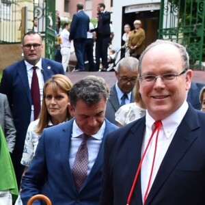 La Princesse Charlene de Monaco, le prince héréditaire Jacques, la princesse Gabriella et le prince Albert II de Monaco durant le traditionnel Pique-nique des monégasques au parc princesse Antoinette à Monaco le 6 septembre 2019. Cette année, l'événement a du être légérement raccourci à cause de la pluie, la famille princière était entourée par Monseigneur Barsi, le maire de Monaco M. Georges Marsan, par leurs cousins Jean-Léonard de Massy, son fils Melchior et Mélanie De Massy. © Bruno Bebert / PRM / Bestimage