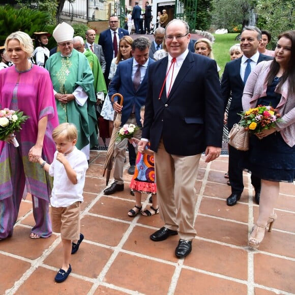 La Princesse Charlene de Monaco, le prince héréditaire Jacques, la princesse Gabriella et le prince Albert II de Monaco durant le traditionnel Pique-nique des monégasques au parc princesse Antoinette à Monaco le 6 septembre 2019. Cette année, l'événement a du être légérement raccourci à cause de la pluie, la famille princière était entourée par Monseigneur Barsi, le maire de Monaco M. Georges Marsan, par leurs cousins Jean-Léonard de Massy, son fils Melchior et Mélanie De Massy. © Bruno Bebert / PRM / Bestimage