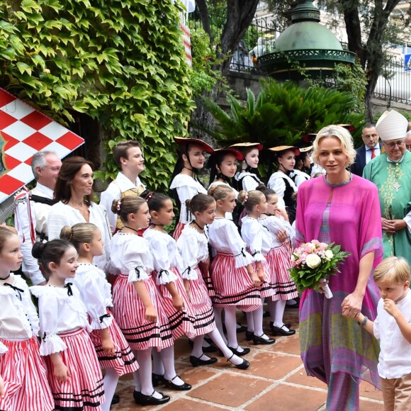 La Princesse Charlene de Monaco, le prince héréditaire Jacques, la princesse Gabriella et le prince Albert II de Monaco durant le traditionnel Pique-nique des monégasques au parc princesse Antoinette à Monaco le 6 septembre 2019. Cette année, l'événement a du être légérement raccourci à cause de la pluie, la famille princière était entourée par Monseigneur Barsi, le maire de Monaco M. Georges Marsan, par leurs cousins Jean-Léonard de Massy, son fils Melchior et Mélanie De Massy. © Bruno Bebert / PRM / Bestimage