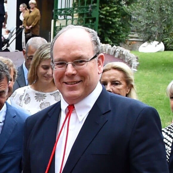 La princesse Gabriella et le prince Albert II de Monaco durant le traditionnel Pique-nique des monégasques au parc princesse Antoinette à Monaco le 6 septembre 2019. Cette année, l'événement a du être légérement raccourci à cause de la pluie, la famille princière était entourée par Monseigneur Barsi, le maire de Monaco M. Georges Marsan, par leurs cousins Jean-Léonard de Massy, son fils Melchior et Mélanie De Massy. © Bruno Bebert / PRM / Bestimage