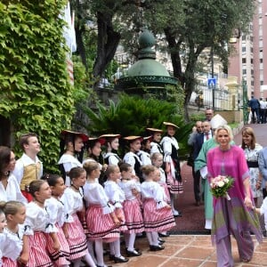 La Princesse Charlene de Monaco, le prince héréditaire Jacques, la princesse Gabriella et le prince Albert II de Monaco durant le traditionnel Pique-nique des monégasques au parc princesse Antoinette à Monaco le 6 septembre 2019. Cette année, l'événement a du être légérement raccourci à cause de la pluie, la famille princière était entourée par Monseigneur Barsi, le maire de Monaco M. Georges Marsan, par leurs cousins Jean-Léonard de Massy, son fils Melchior et Mélanie De Massy. © Bruno Bebert / PRM / Bestimage