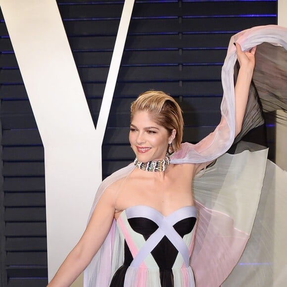 Selma Blair (dans une robe Ralph & Russo) à la soirée Vanity Fair Oscar Party à Los Angeles, le 24 février 2019