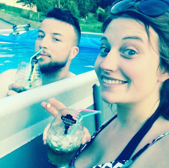 Yoan et Sabrina Bombarde à la piscine, sur Instagram, le 5 janvier 2019