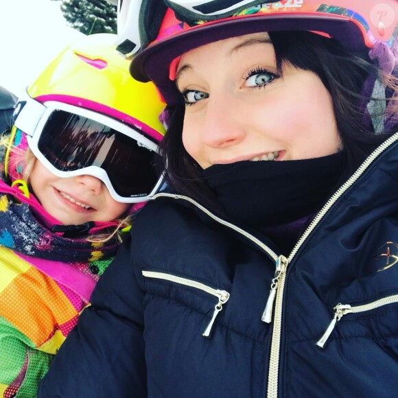 Sabrina Bombarde et sa fille Louna au ski, le 7 février 2018