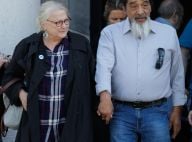 Josiane Balasko et son mari assistent aux obsèques de Nancy Holloway