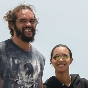 Exclusif - Joakim Noah et sa compagne Lais Ribeiro sont allés déjeuner avec des amis au restaurant Nobu dans le quartier de Malibu à Los Angeles, le 11 juin 2019.