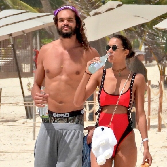 Exclusif - Lais Ribeiro et son compagnon Joakim Noah passent leurs vacances sur une plage Tulum au Mexique le 1er juin 2019.