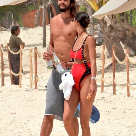 Exclusif - Lais Ribeiro et son compagnon Joakim Noah passent leurs vacances sur une plage Tulum au Mexique le 1er juin 2019.