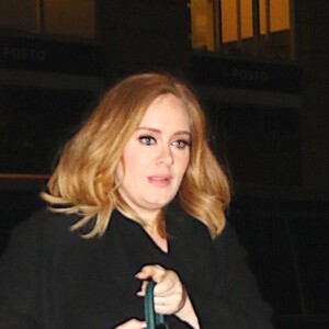 La chanteuse Adele arrive au Morimoto restaurant au Chelsea Market à New York, le 25 novembre 2015. Elle s'est ensuite rendu chez Nobu dans le quartier de Tribeca avant de rentrer à son hôtel. © CPA / Bestimage