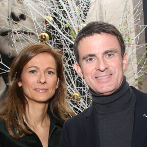 Exclusif - Manuel Valls et sa femme Anne Gravoin - 70ème anniversaire de la comédienne Andréa Ferréol au Studio Harcourt à Paris le 8 janvier 2017. © Denis Guignebourg/Bestimage