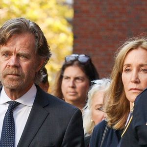 Felicity Huffman au tribunal fédéral de Boston le 13 septembre 2019. L'actrice américaine a été condamnée à deux semaines de prison pour avoir payé 15 000 dollars afin de falsifier les tests d'entrée à l'université de sa fille aînée.