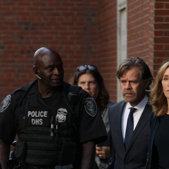 Felicity Huffman au tribunal fédéral de Boston le 13 septembre 2019. L'actrice américaine a été condamnée à deux semaines de prison pour avoir payé 15 000 dollars afin de falsifier les tests d'entrée à l'université de sa fille aînée.