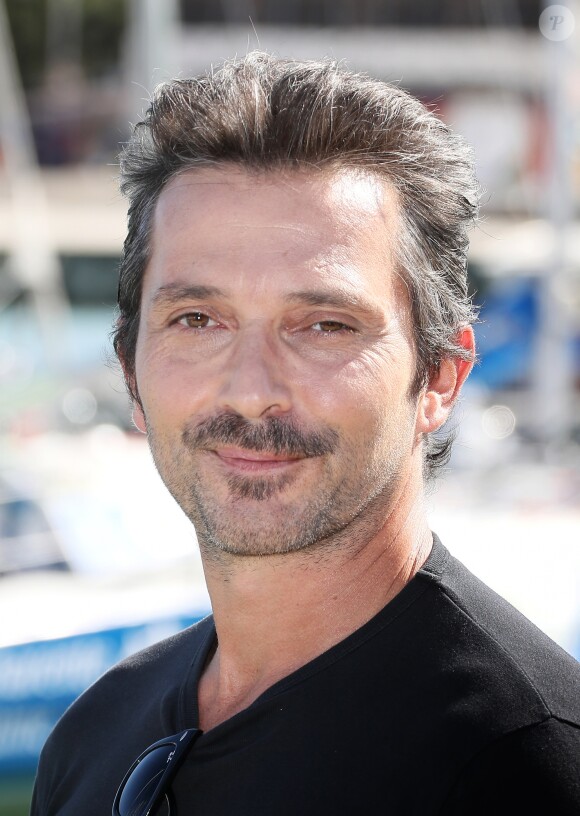 Sébastien Roch - Photocall de la série "Les mystères de l'amour" lors de la 21ème édition du Festival de la Fiction TV de la Rochelle . Le 13 septembre 2019 © Patrick Bernard / Bestimage 13/09/2019 - La Rochelle