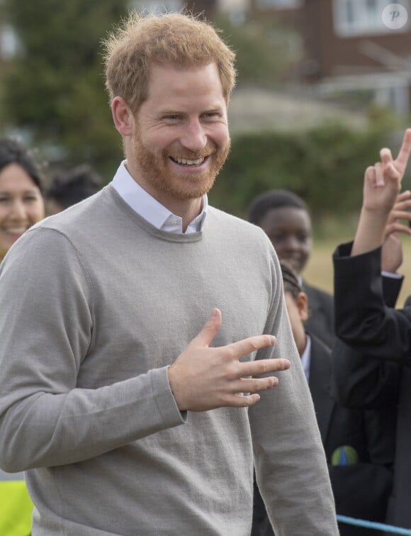 Le prince Harry, duc de Sussex, visite le lycée Lealands à Luton, le 12 septembre 2019.