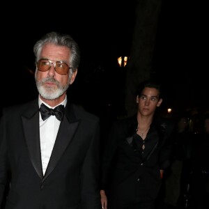 Pierce Brosnan et son fils Paris - Arrivées au défilé de mode caritatif "Fashion For Relief" au British Museum à Londres. Le 14 septembre 2019