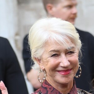 Helen Mirren - Les célébrités assistent au défilé de V. Beckham lors de la fashion week à Londres, le 15 septembre 2019.