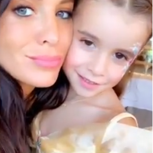 Jade Lagardère a fêté les 7 ans de Liva à Disneyland Paris, le 16 septembre 2019.