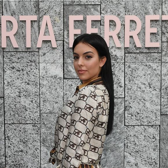 Georgina Rodriguez assiste au défilé Alberta Ferretti printemps-été 2020. Milan, le 18 septembre 2019.