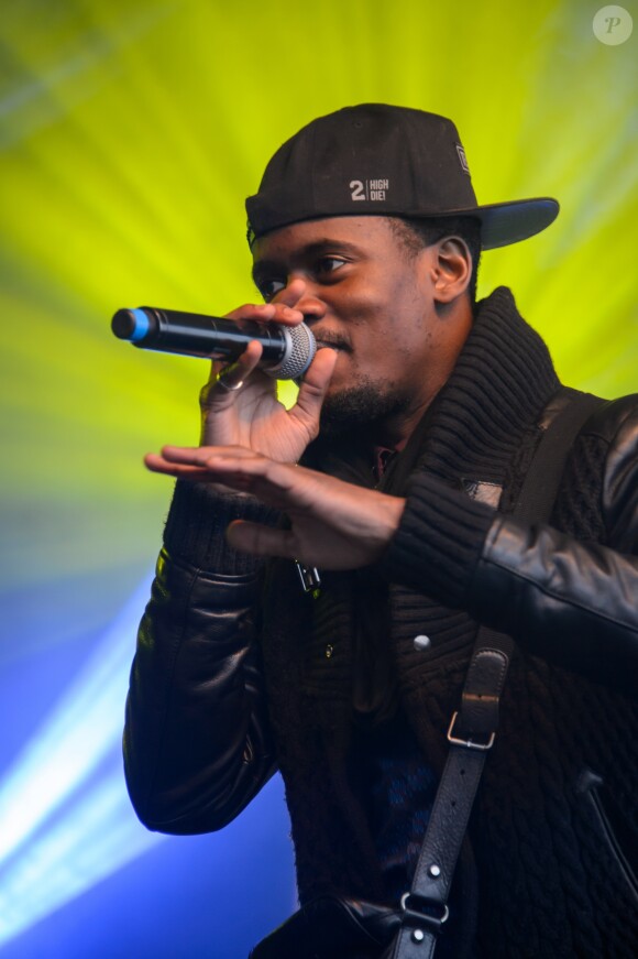Le chanteur Black M (Black Mesrimes) en concert lors du Grand Prix d'Afrique 2015 à l'Hippodrome de Vincennes le 1er février 2015.