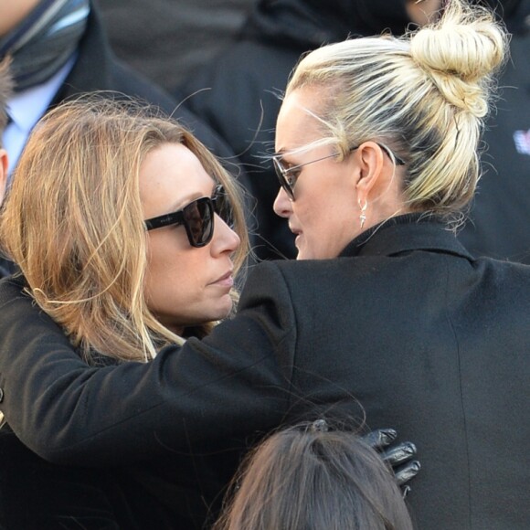 David Hallyday, Laura Smet, Laeticia Hallyday et ses filles Joy et Jade - Arrivées des personnalités en l'église de La Madeleine pour les obsèques de Johnny Hallyday à Paris le 8 decembre 2017. © Veeren/Bestimage