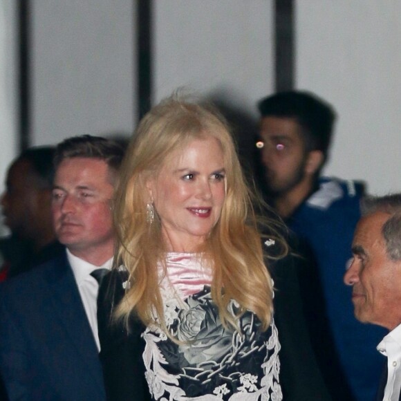 Nicole Kidman est tout sourire alors qu'elle accueille les fans à l'extérieur du Four Seasons Hotel lors du Festival International du Film de Toronto 2019 (TIFF), Toronto, le 7 septembre 2019. 07/09/2019 - Toronto
