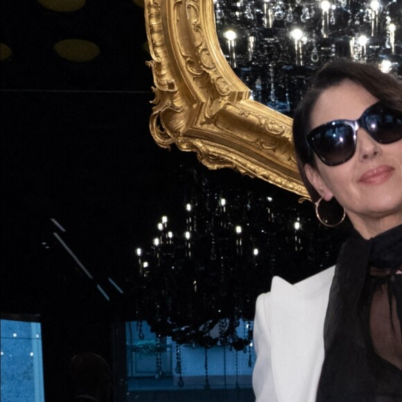 Monica Bellucci assiste au défilé Dolce & Gabbana, collection printemps-été 2020, à la Fashion Week de Milan. Milan, le 22 septembre 2019.