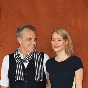 Jean-Charles de Castelbajac et sa compagne Pauline de Drouas au village lors des internationaux de tennis de Roland Garros à Paris, le 9 juin 2018. © Cyril Moreau/Bestimage