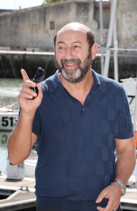 Kad Merad - Photocall du film "La part du soupçon" lors de la 21ème édition du Festival de la Fiction TV de la Rochelle. Le 14 septembre 2019 © Patrick Bernard / Bestimage