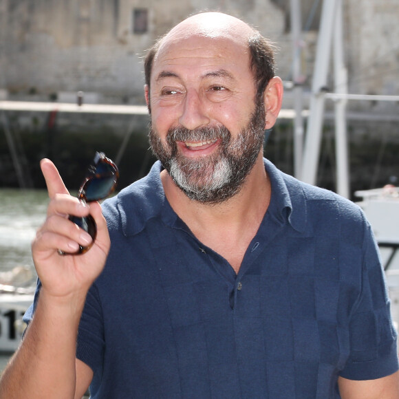 Kad Merad - Photocall du film "La part du soupçon" lors de la 21ème édition du Festival de la Fiction TV de la Rochelle. Le 14 septembre 2019 © Patrick Bernard / Bestimage