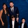 Lionel Messi (Lionel Messi a été élu meilleur joueur de l'année 2019, FIFA "The Best") et sa femme Antonella Roccuzzo et leurs enfants Thiago et Mateo - Intérieur - Les célébrités arrivent à la cérémonie des Trophées Fifa "The Best" 2019 à la Scala à Milan, Italie © Imago Sport / Panoramic / Bestimage