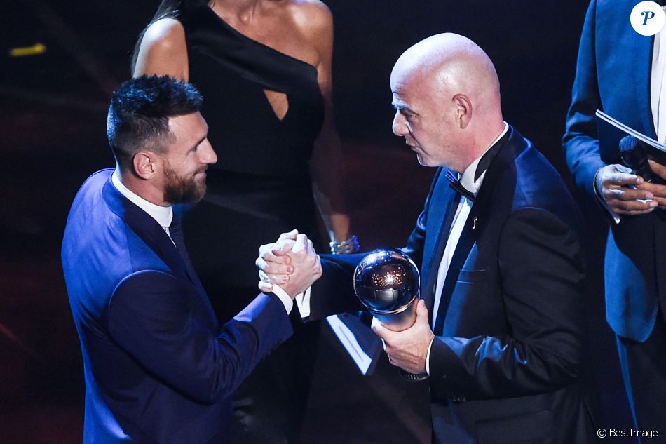 Lionel Messi (Lionel Messi a été élu meilleur joueur de l&#039;année 2019, FIFA &quot;The Best&quot;) , Gianni Infantino - Intérieur - Les célébrités arrivent à la cérémonie des Trophées Fifa &quot;The Best&quot; 2019 à la Scala à Milan, Italie © Imago Sport / Panoramic / Bestimage