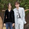 Charlie Heaton et sa compagne Natalia Dyer - Photocall du défilé de mode "Christian Dior" PAP femme printemps/été 2020 à Paris. Le 24 septembre 2019 © Olivier Borde / Bestimage