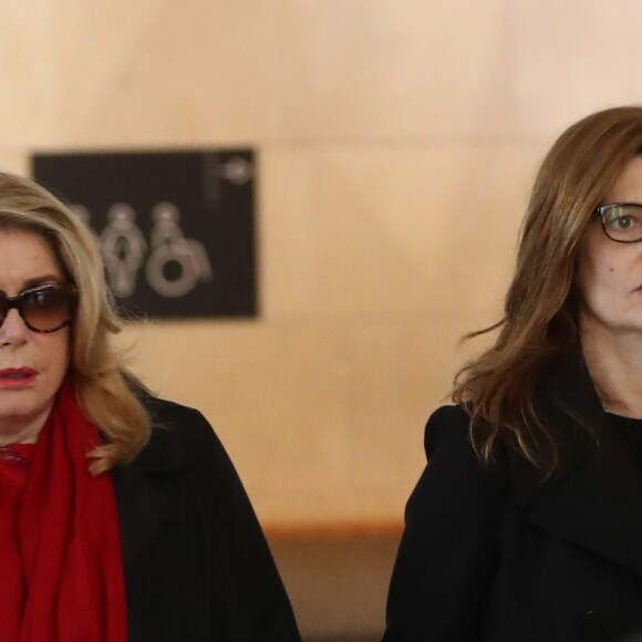 Catherine Deneuve et sa fille, Chiara Mastroianni - Les célébrités viennent rendre hommage à Agnès Varda à la Cinémathèque française avant ses obsèques au cimetière du Montparnasse à Paris le 2 avril 2019.