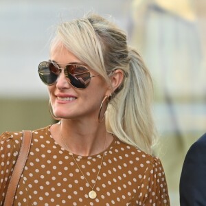 Maître Jacques Verrecchia (représente Jade et Joy), Laeticia Hallyday, maître Gilles Gauer, avocat - Laeticia.Hallyday sort du cabinet de ses nouveaux avocats avec son père et ils marchent avenue Montaigne à Paris le 18 septembre 2019.